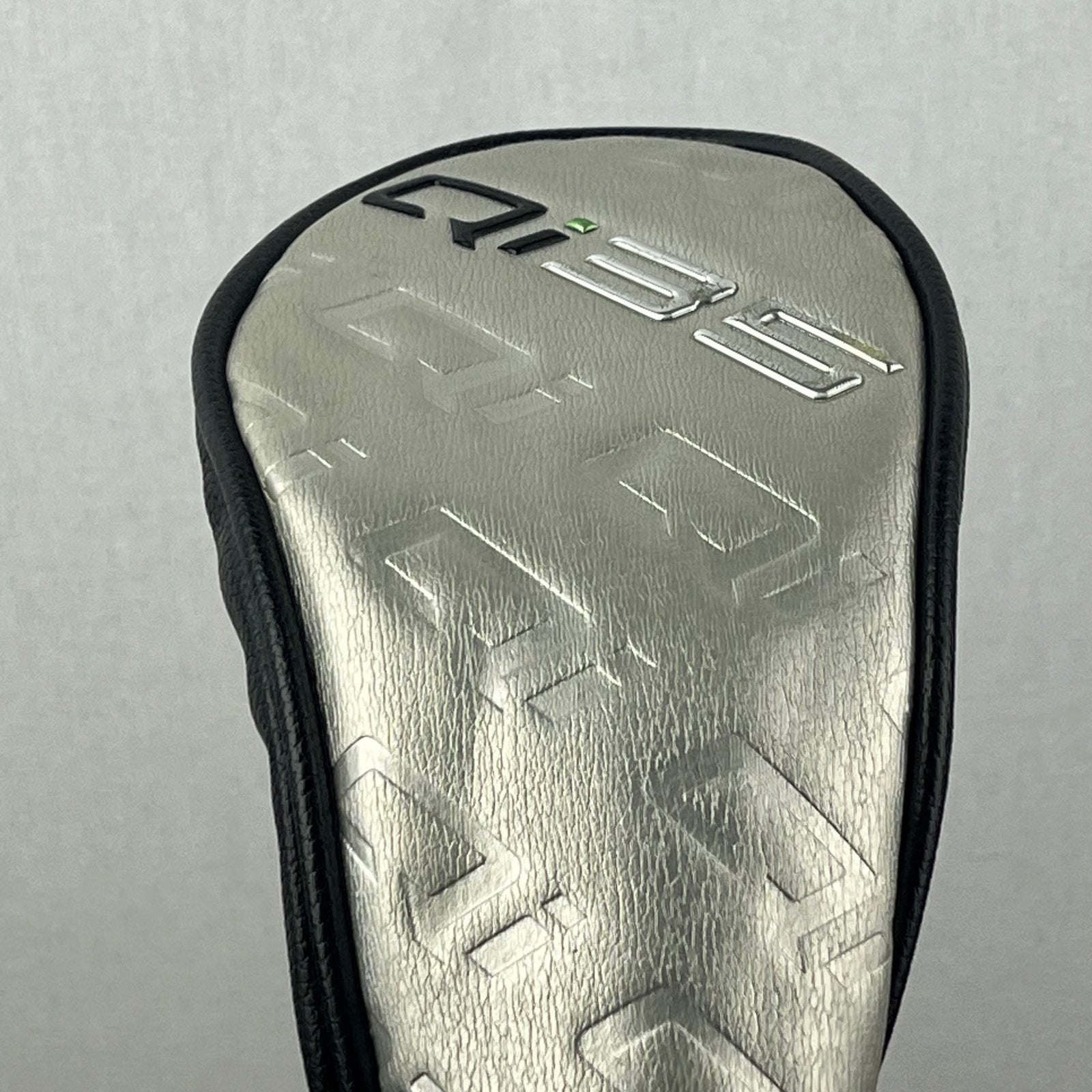 TaylorMade Qi35 4 Hybrid (22 Stiff)